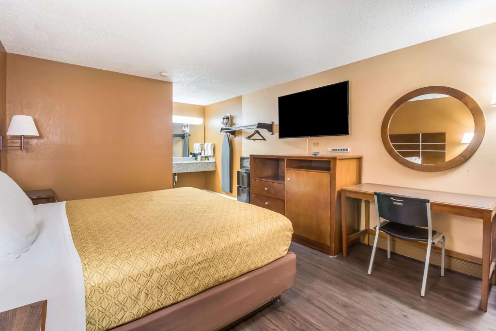 Econo Lodge Selmer