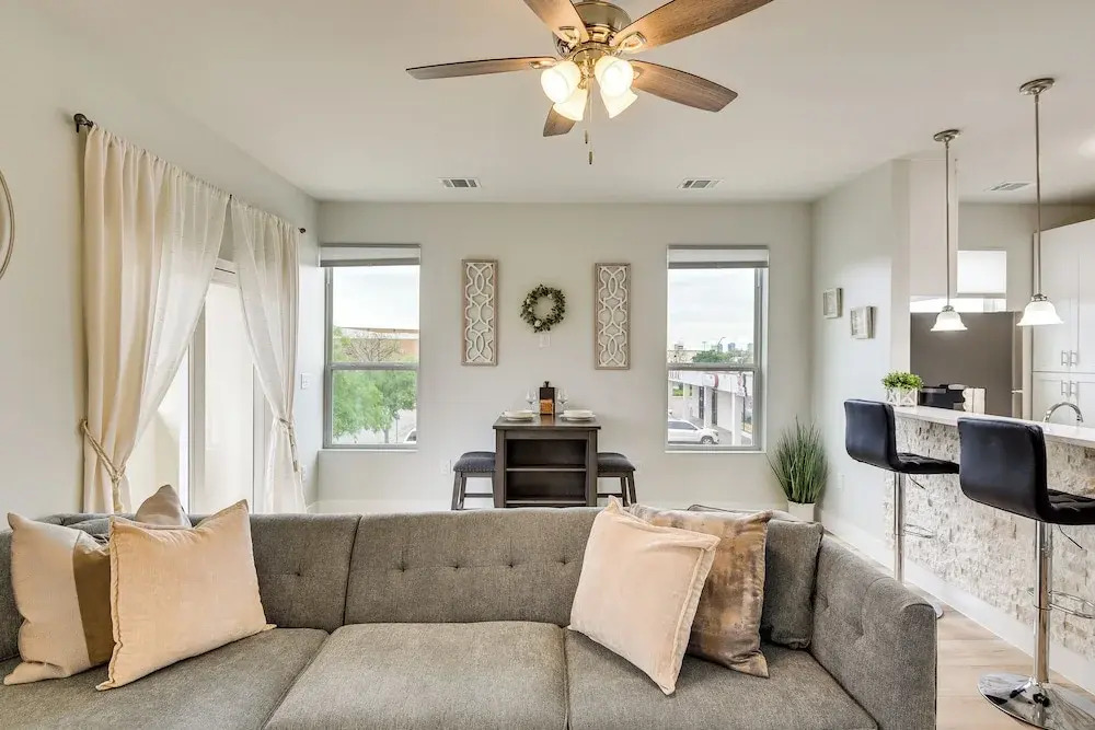Steps to TCU Campus: Modern Fort Worth Apt