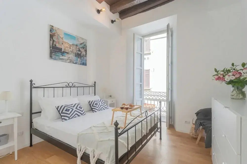 Independence Apartment With Balcony by Rent all Como