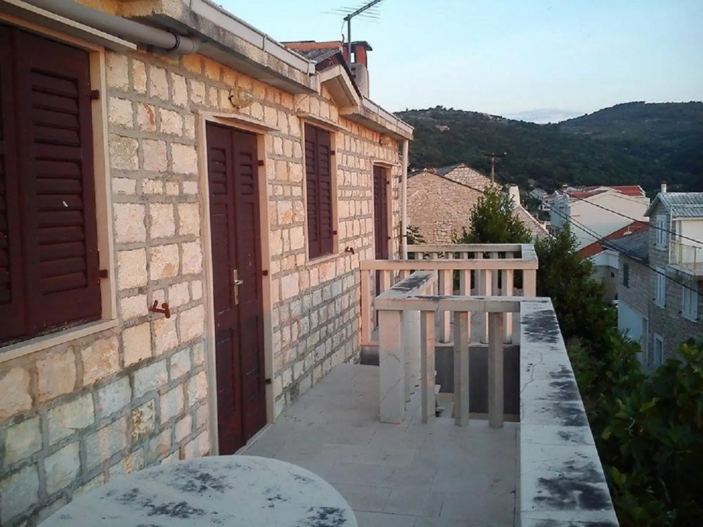 Bobi - 50 m From Beach - H