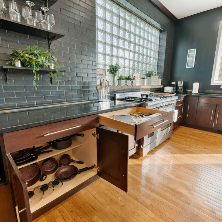 Spacious Luxury Retreat 8 Bed Oasis With 6 Baths