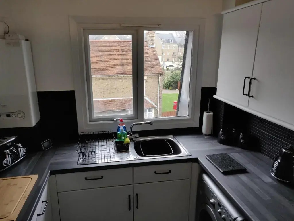 Riverside Park Penthouse Apt 1BR Parking St Neots