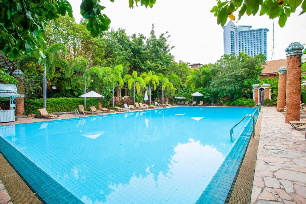 Floral Hotel  Dolphin Circle Pattaya