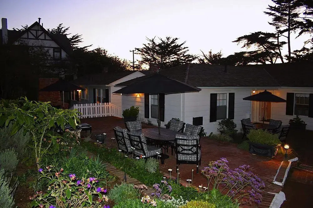 The Colonial Terrace