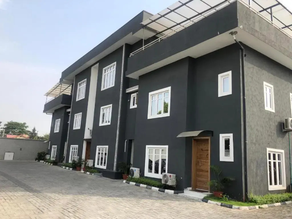 Exclusive Upscale 1 Bedroom Apartment in Lekki phase 1