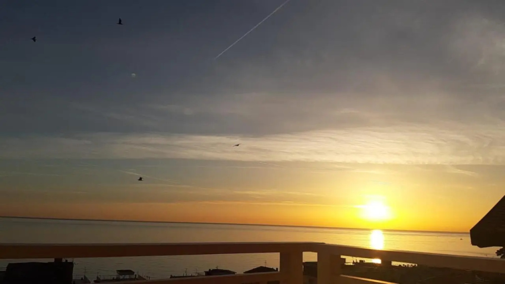 Vista Mozzafiato A 3 Minuti A Piedi Dal Mare