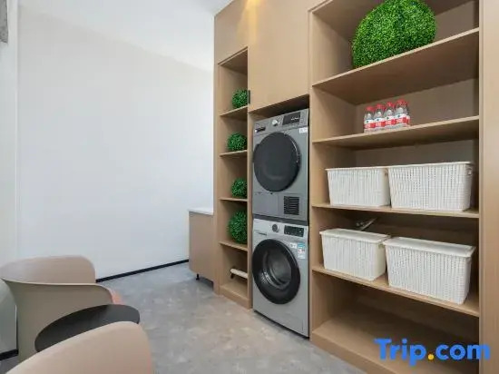 Hello Hotel (Wanguo Road Branch, Jiaxing Nanhua Airport)