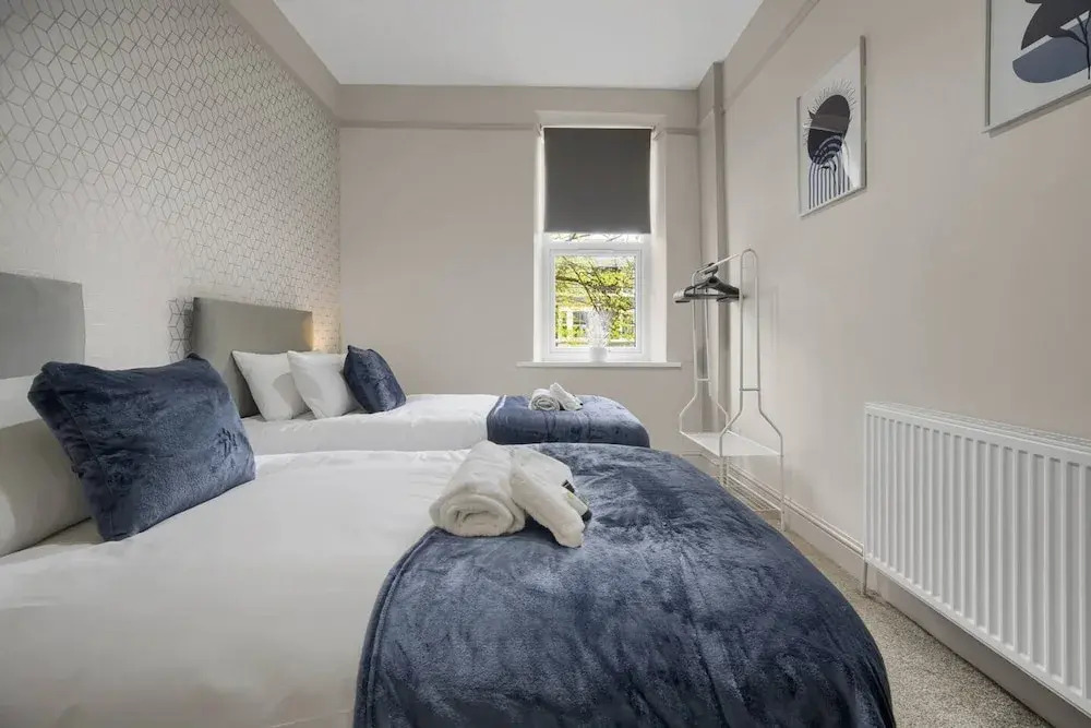 Free Parking Fast Wifi 2 Min to Cardiff City