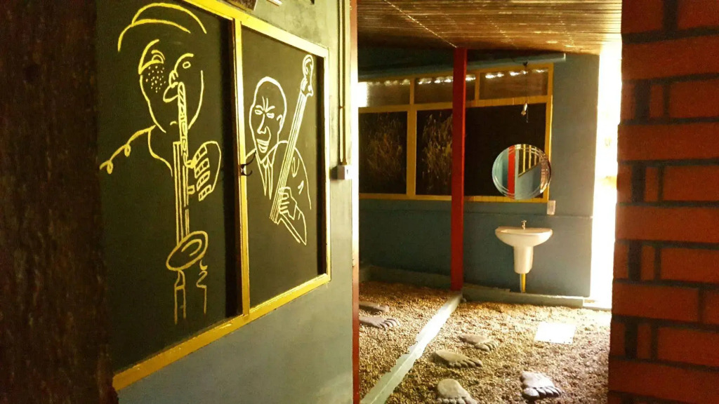Super Hostel