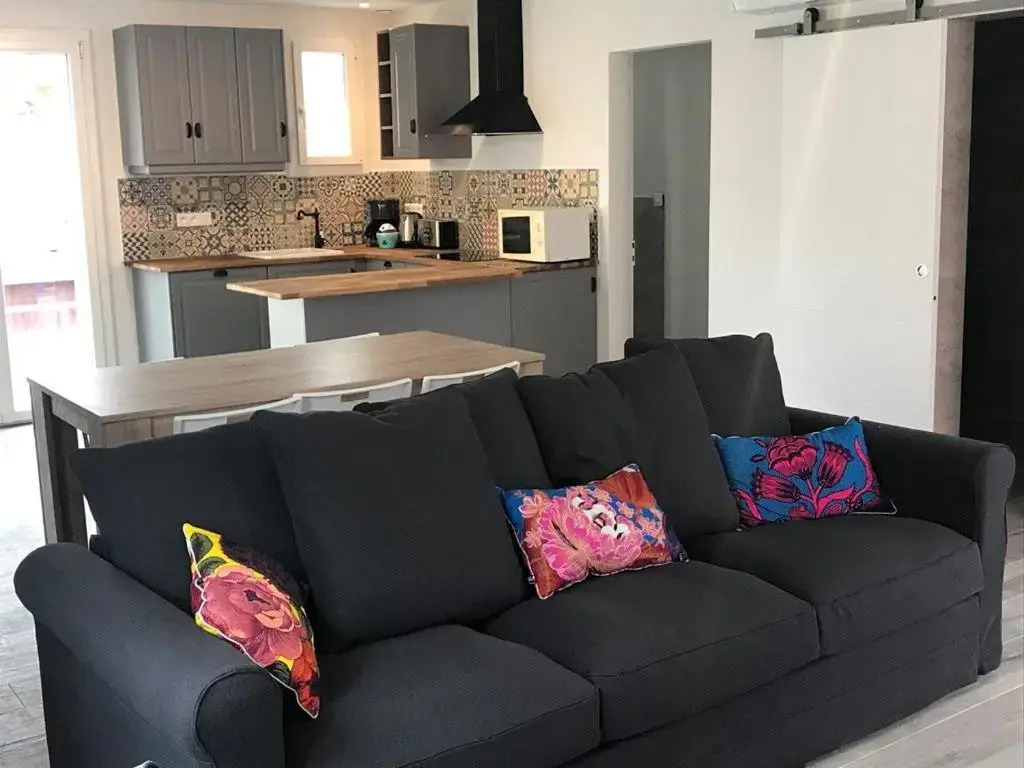 AS15280 - P3 face à la mer avec garage privé à 2 pas du Centre Ville