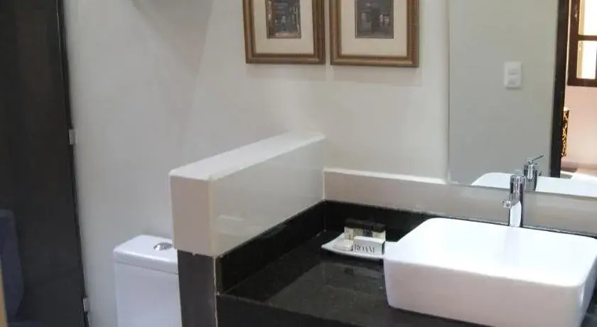 Ochenta Y Dos Bed & Breakfast & Spa