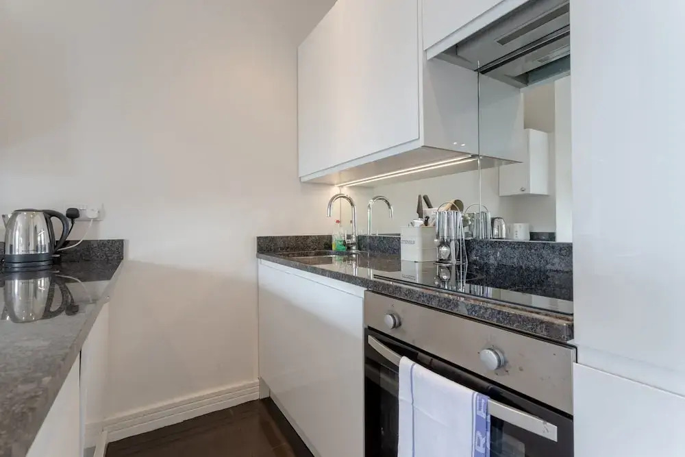Stylish 3 Bedroom Apartment In Pimlico