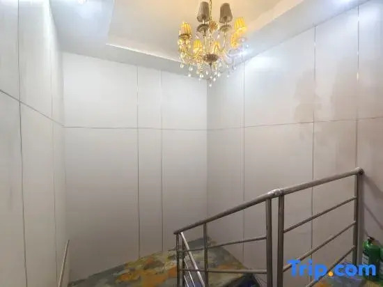 Rujia Huayi Hotel (Second Affiliated Hospital of Nanjing University of Finance and Economics)
