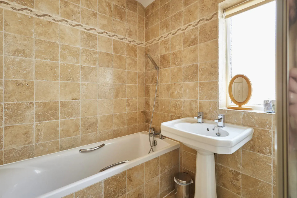 Host Stay Cromwell House