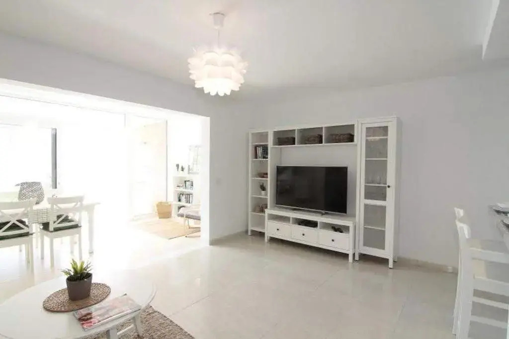 Ground floor apartment suite with private garden, Los Charcos