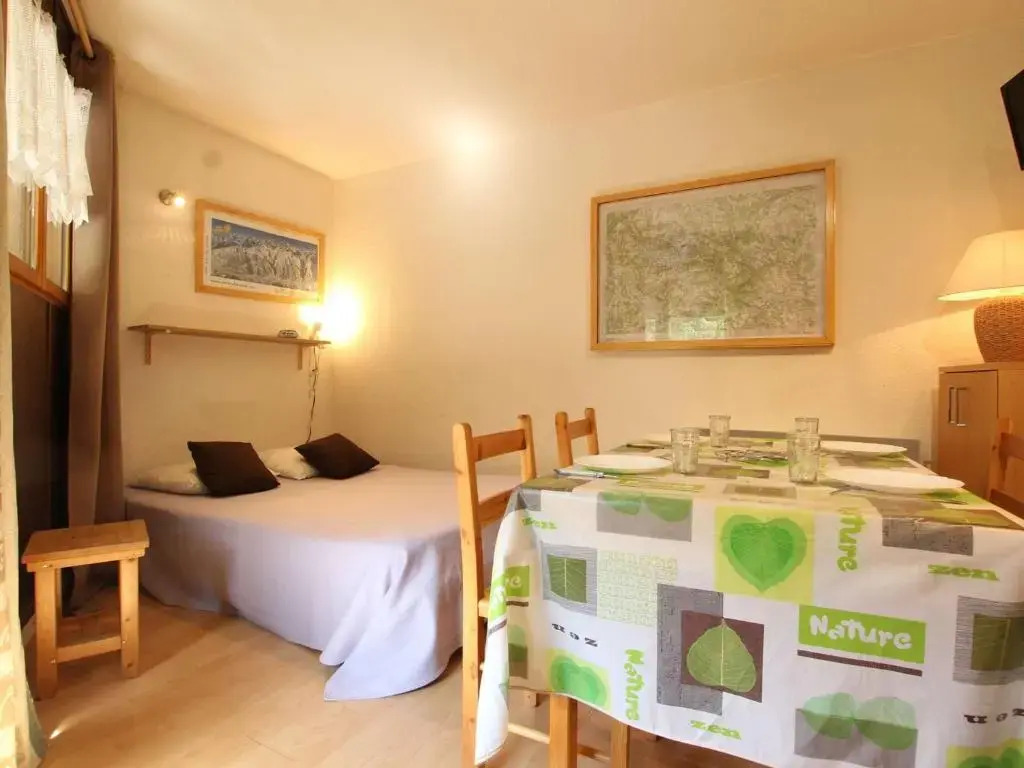 Appartement Serre Chevalier, 1 pièce, 4 personnes - FR-1-330E-51