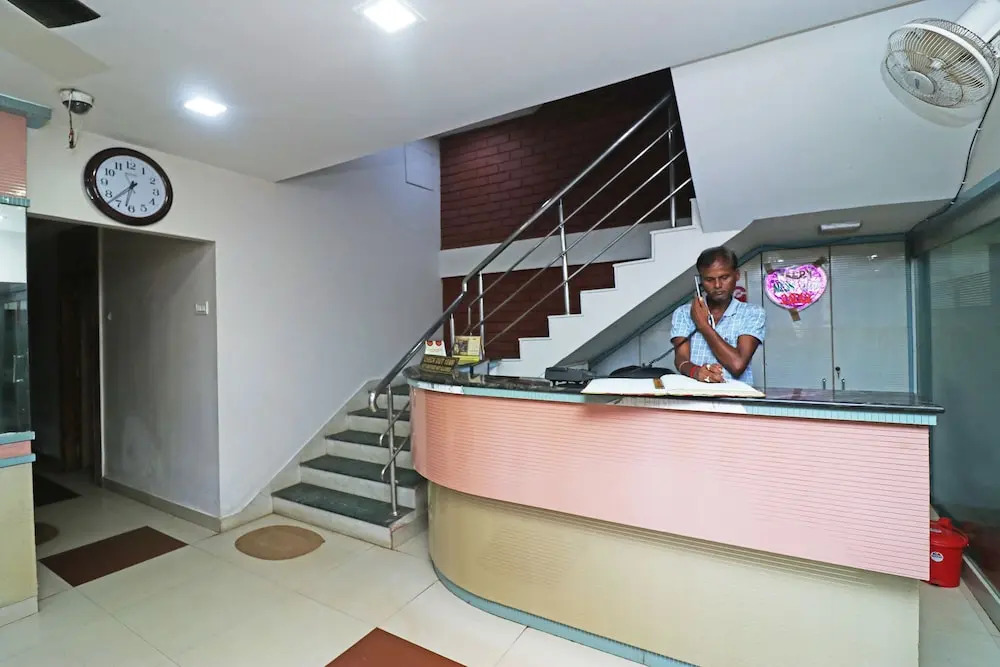 OYO 12769 Hotel Artland