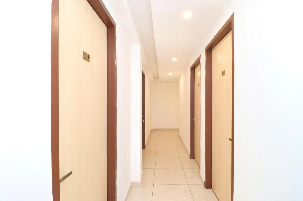 OYO 26606 Hotel R K Grand