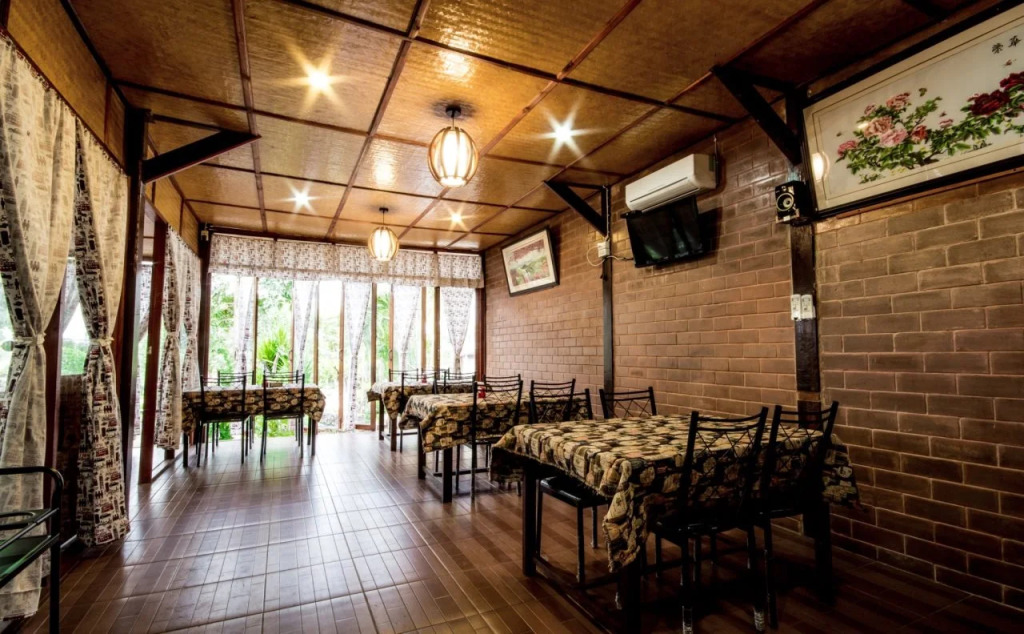 Eve ka Amp Resort