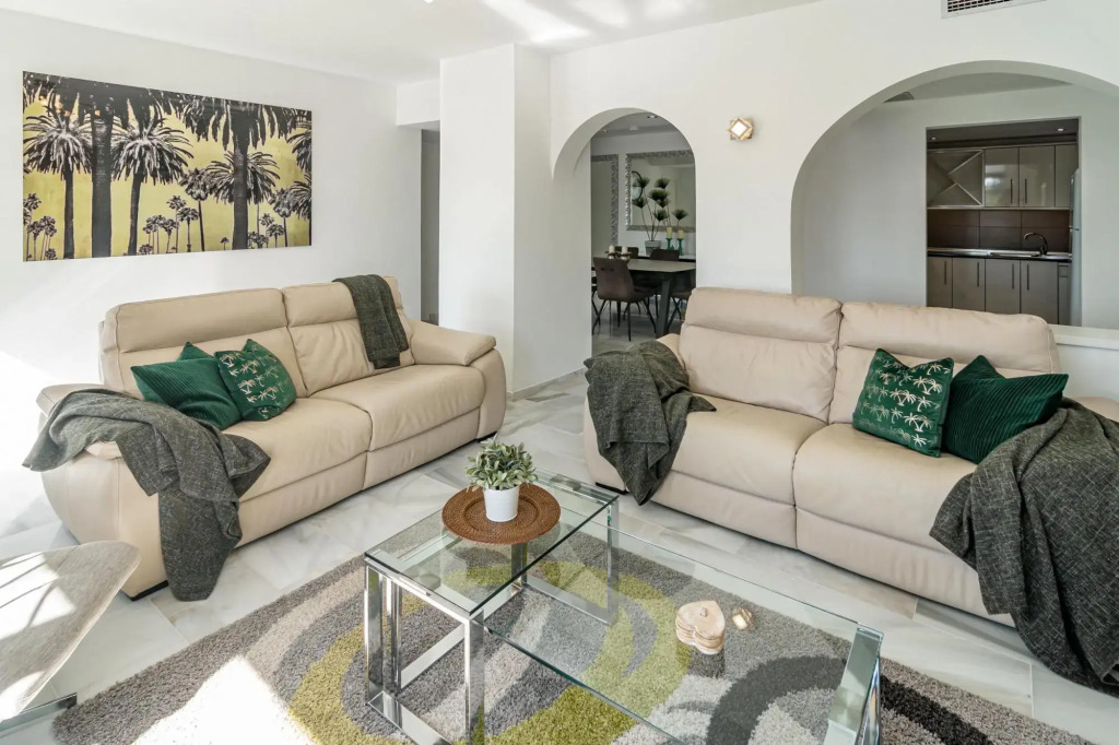 AB4 - vacation home, Marbella by Roomservices