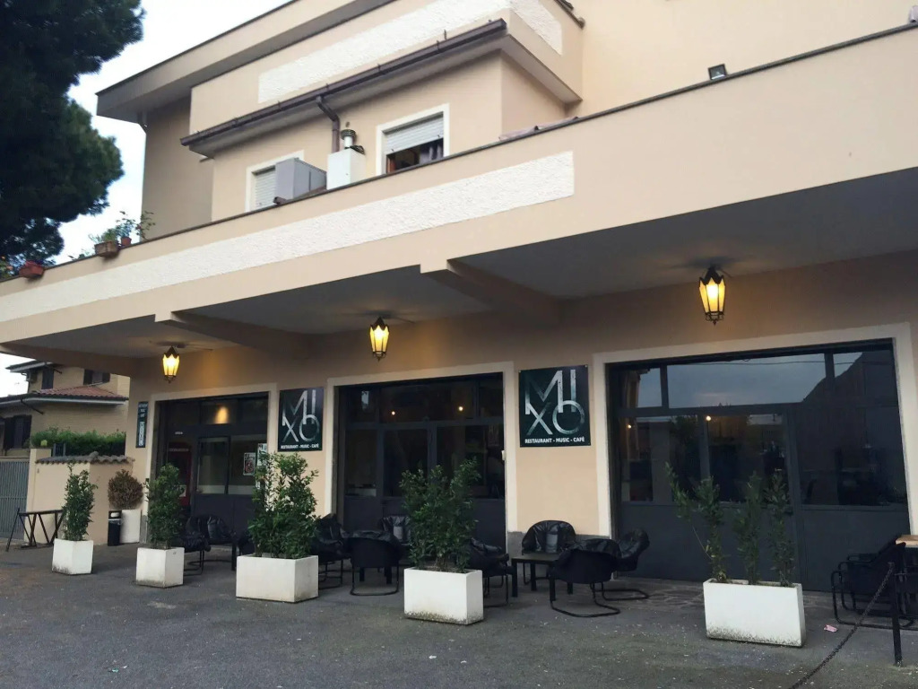 Metropolis Rooms&Services
