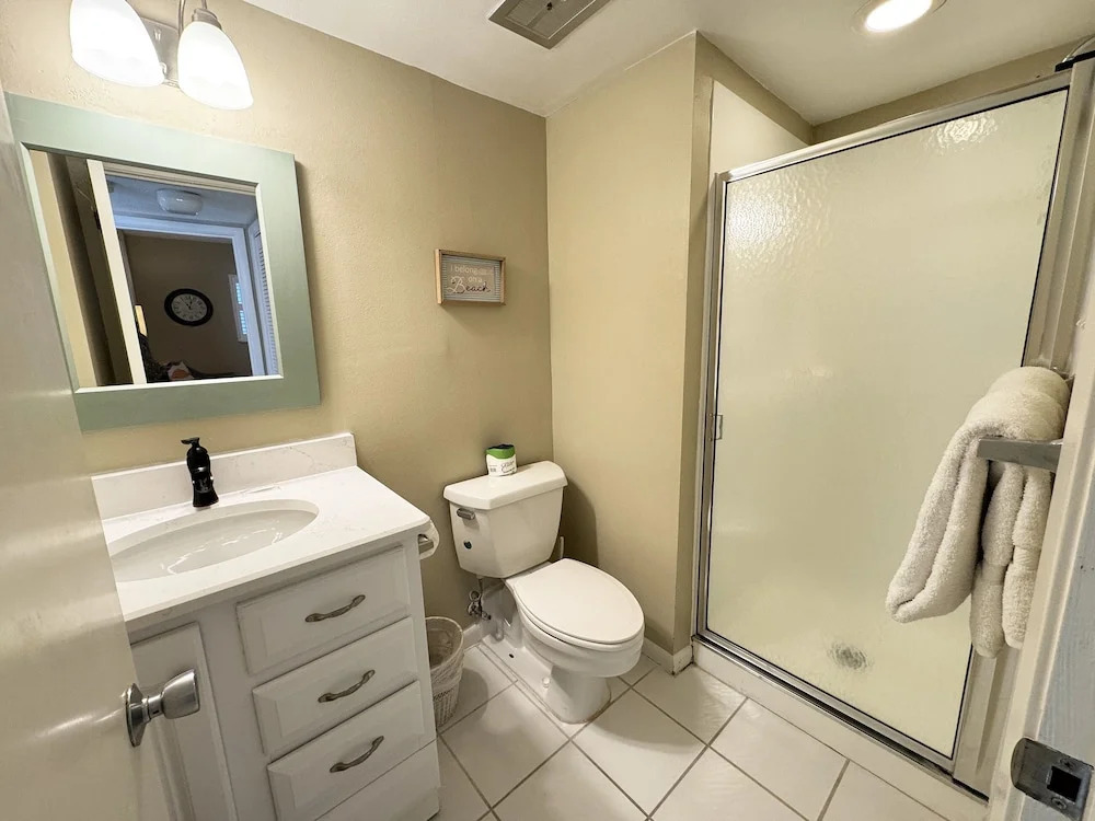 120 El Matador 2 Bedroom Condo by RedAwning