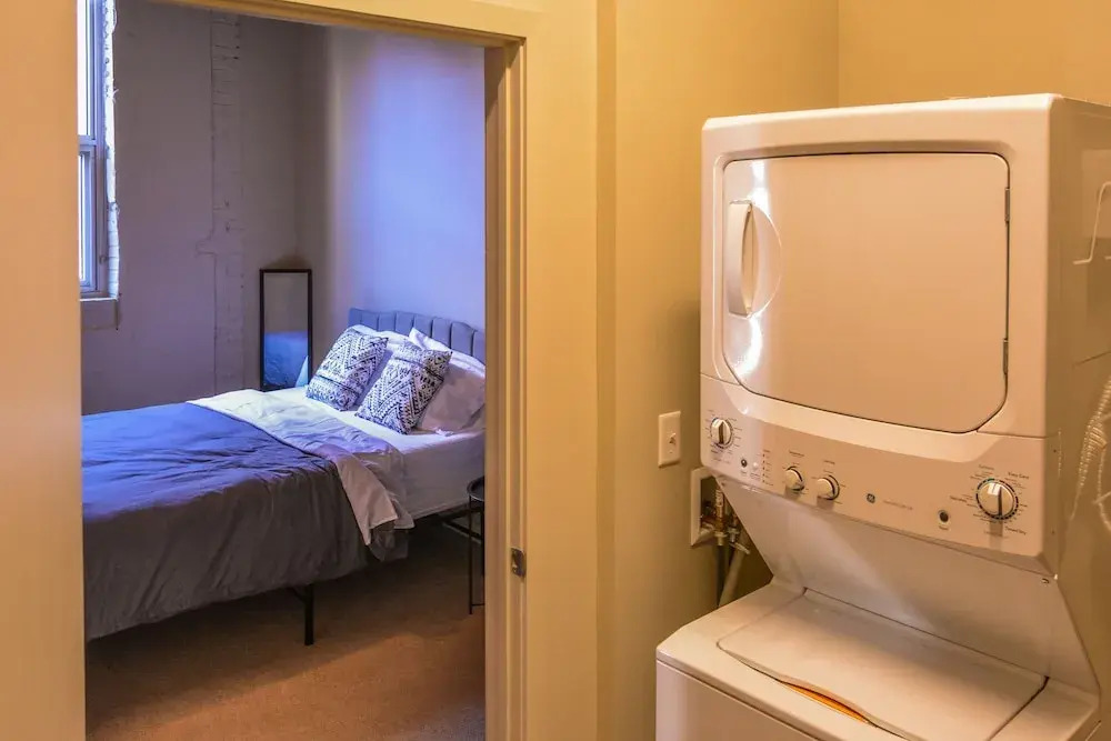 1 BR Apt in Garment Dist by Frontdesk