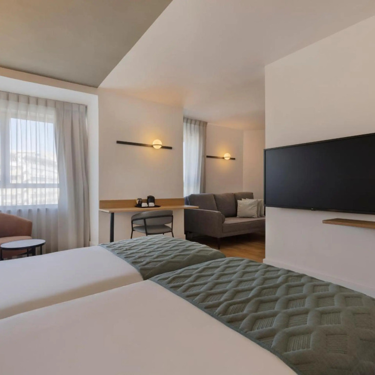 Метрополитен / Metropolitan Hotel