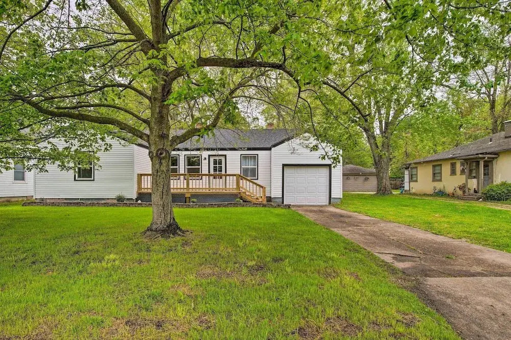 Modern Springfield Home Near Parks & Museums