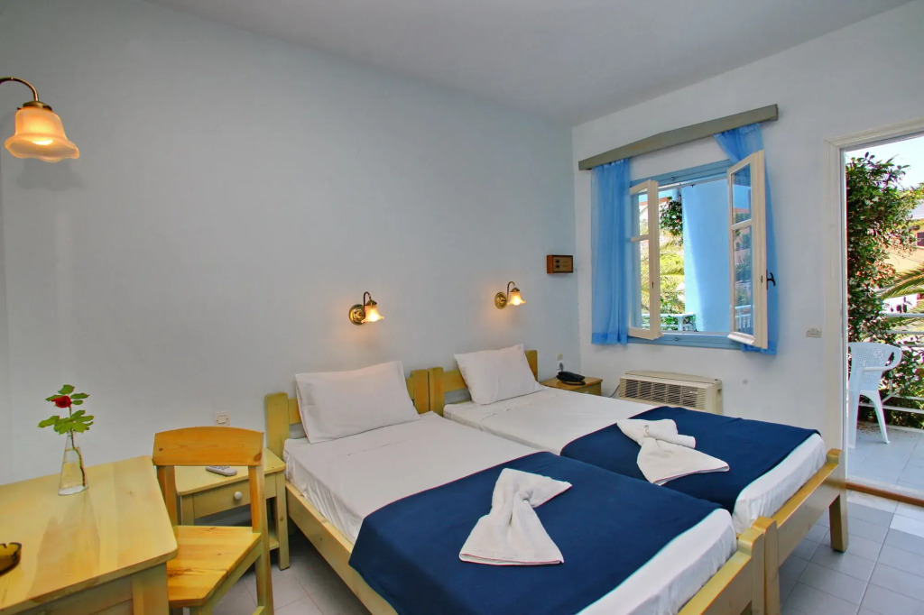 Dolphin Hotel