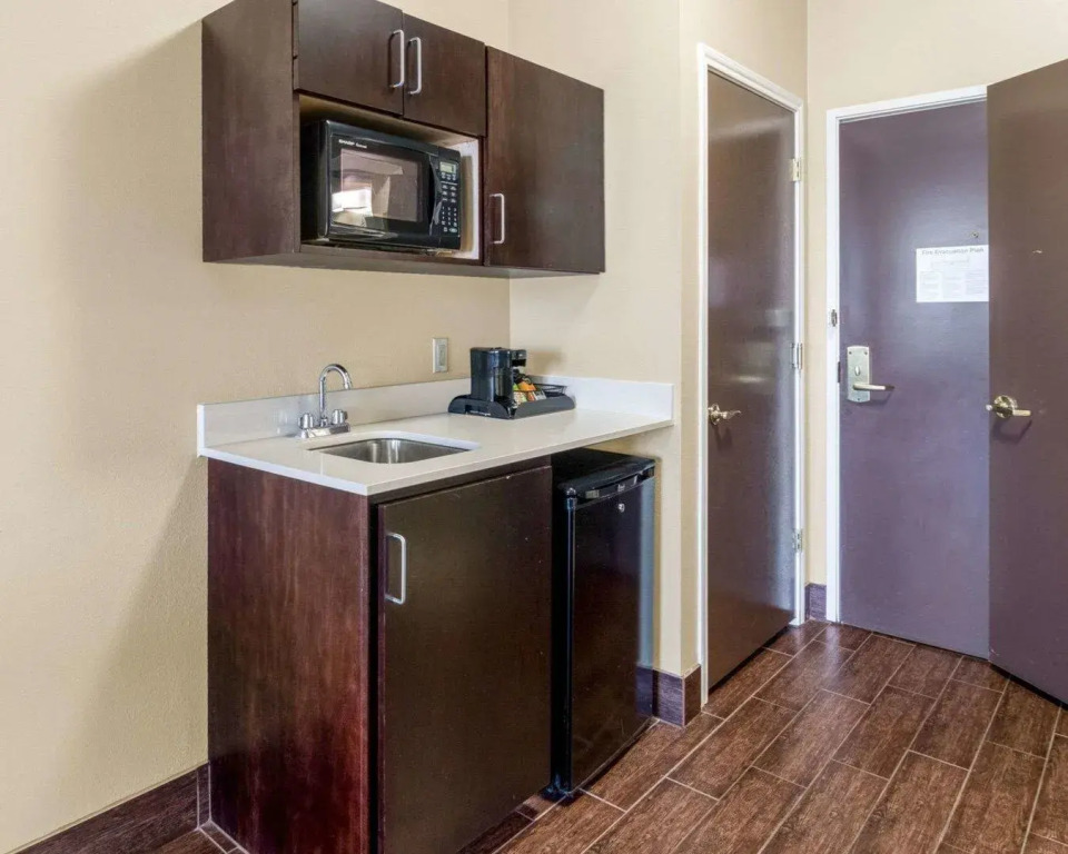 Comfort Suites Odessa near University