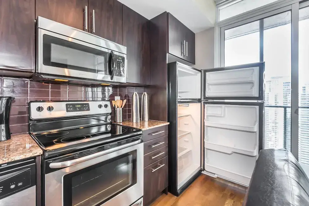 Bremner Condos - Maple Leaf Square