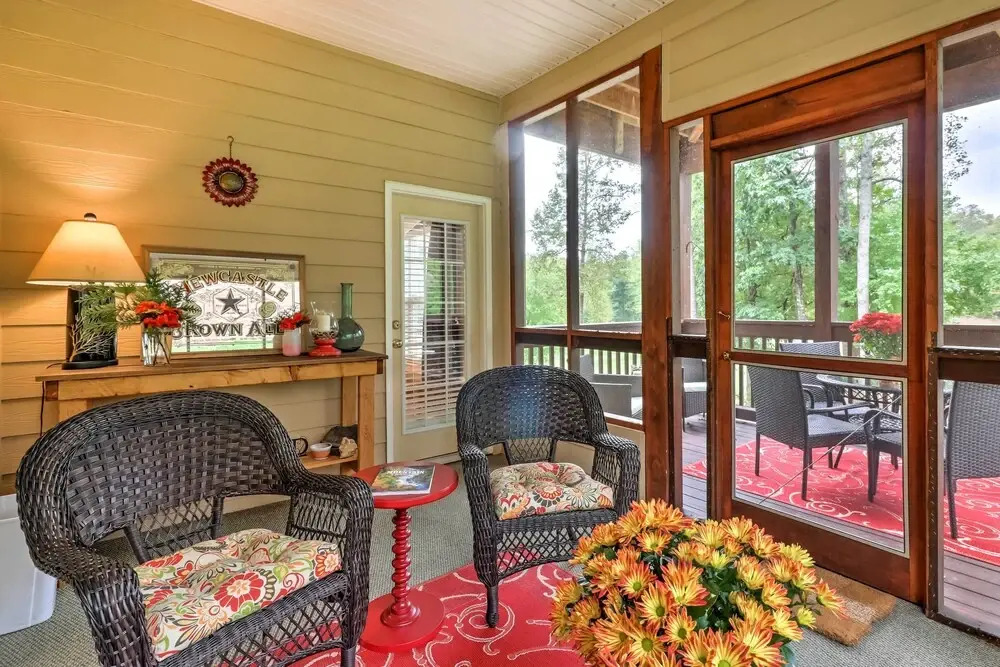Condo on Kingwood Golf Course ~ 3 Mi to Main St!