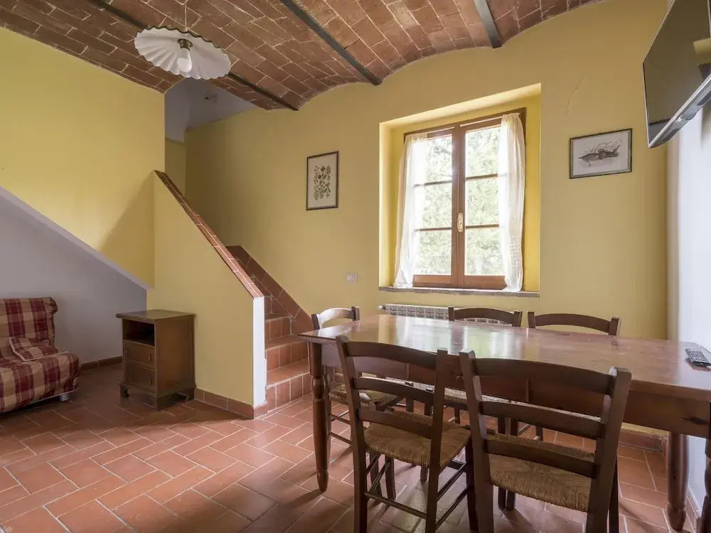 Quaint Farmhouse in Montespertoli With Swimming Pool