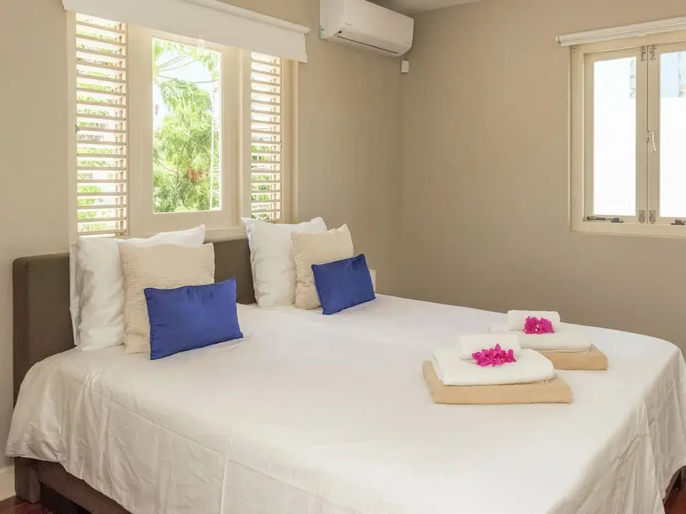Splendid Villa With Swimming Pool in Jan Thiel