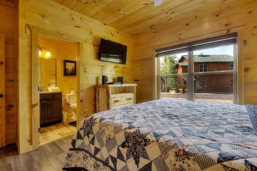 New 5K Suites Hot Tub Game Room Near Gsmnp