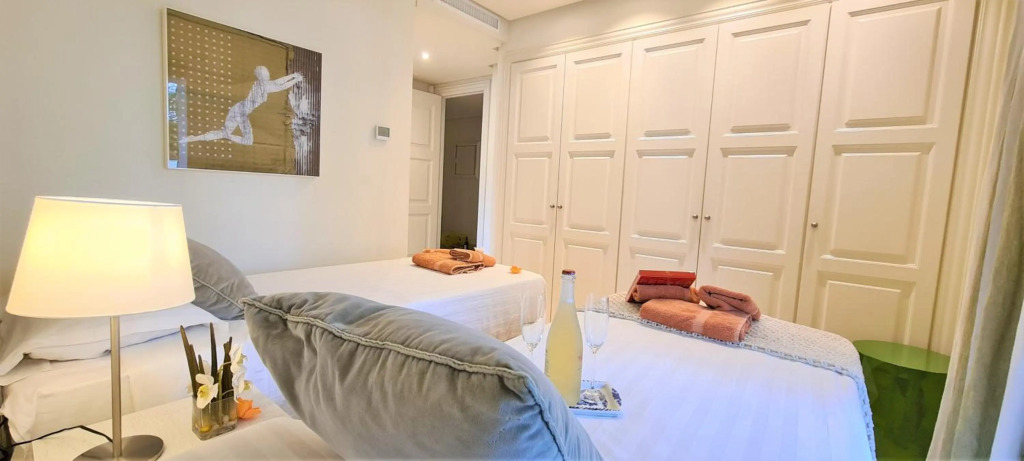 Luxury Apartment Frontal To The Sea In Estepona Doncella Beach