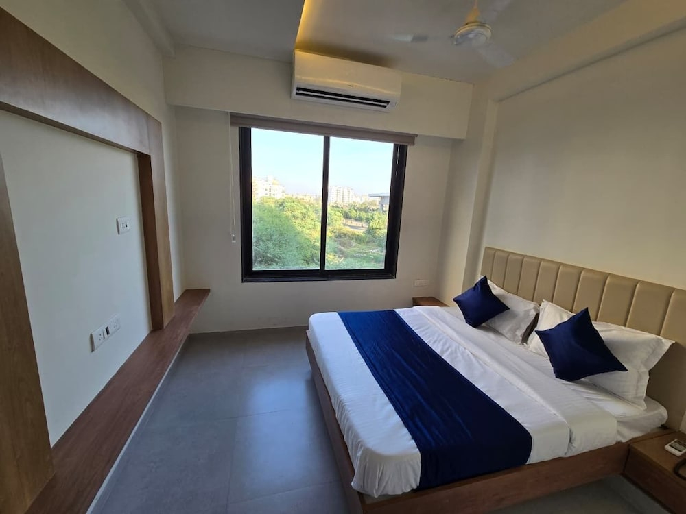 Gajraj Hotel