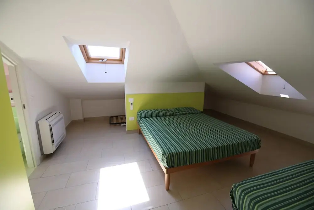 Apartment 20 Meters From The Sea 7 Beds With Small Sea View