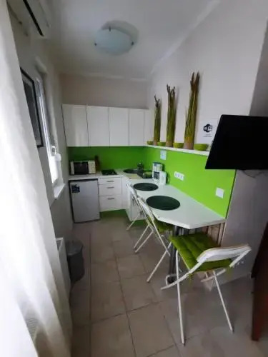 Dinda Apartman