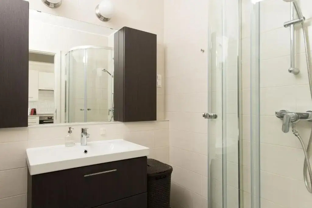 City Break Apartment 1. - PRIVATE GARAGE/AC