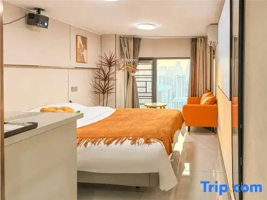 Meet Art Homestay (Wuhan Longhu Baisha Sky Street)
