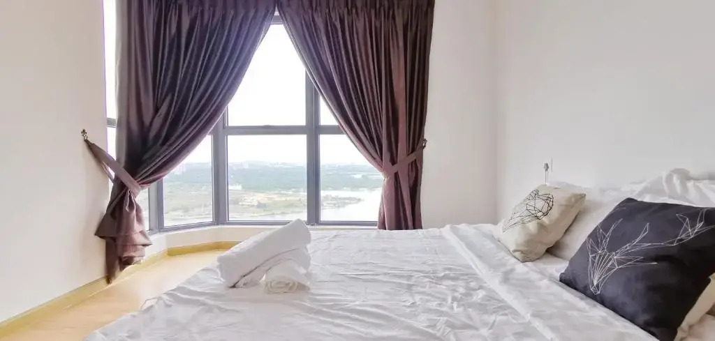 Superb Seaview Royal Strand Danga Bay Country Garden