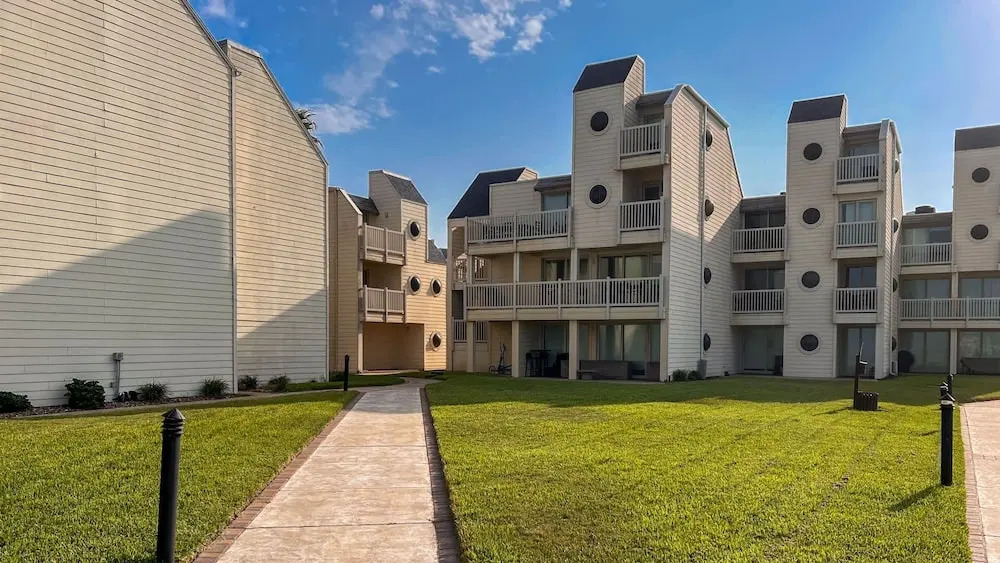 Bahia Mar 112f 2 Bedroom Condo by RedAwning