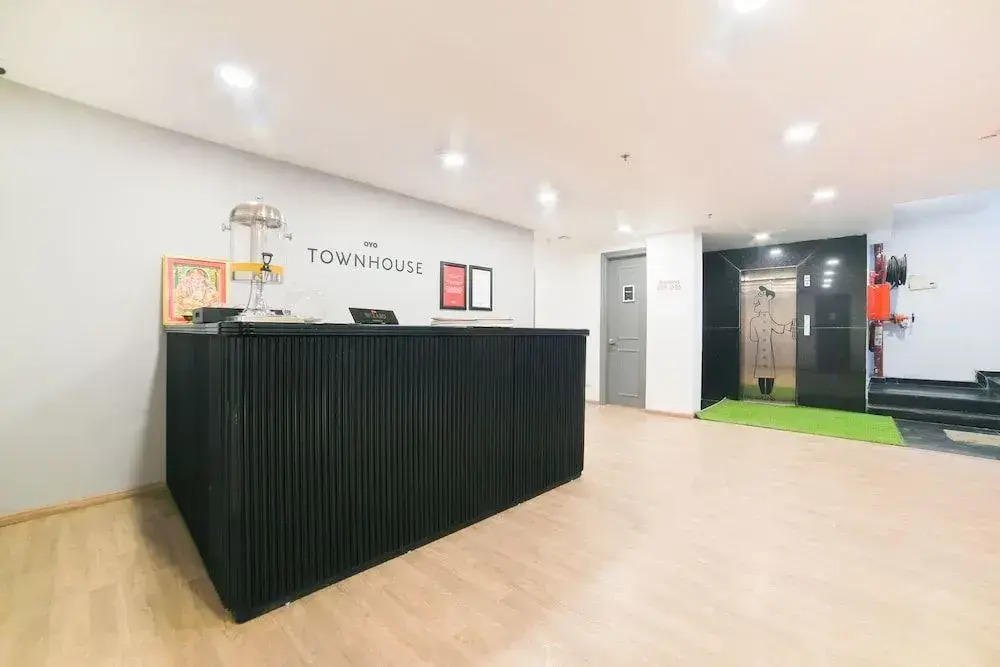 Oyo Townhouse 38136 Shivalik Mercantile Co-Operative Bank