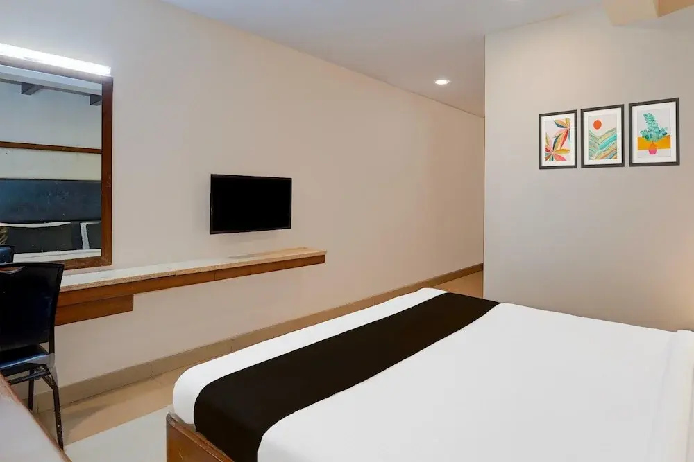 Super Townhouse Arcot Road Near Kauvery hospital