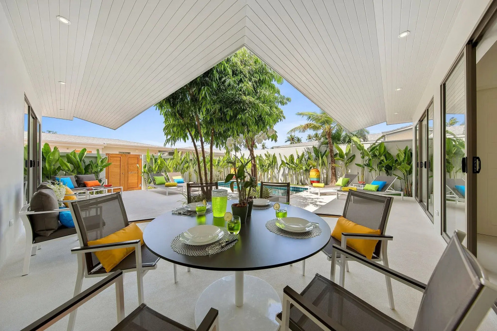 Villa White Orchid