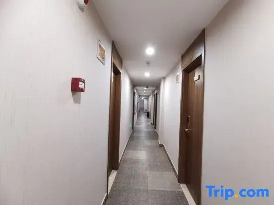 100 Inn Liangpin Hotel (Shanghai Chedun Film City)