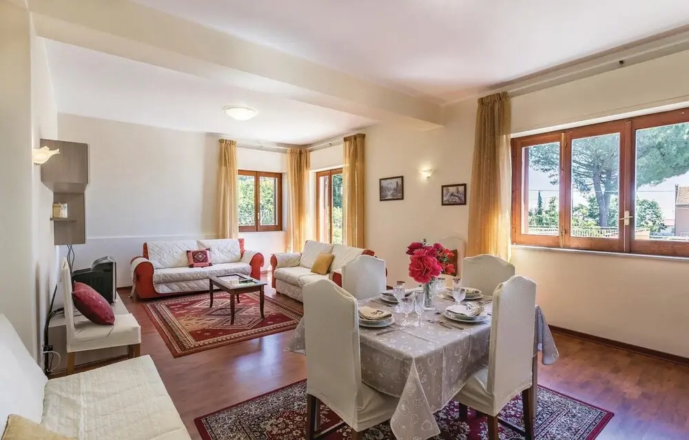 Stunning Home in Zafferana Etnea With 3 Bedrooms and Wifi