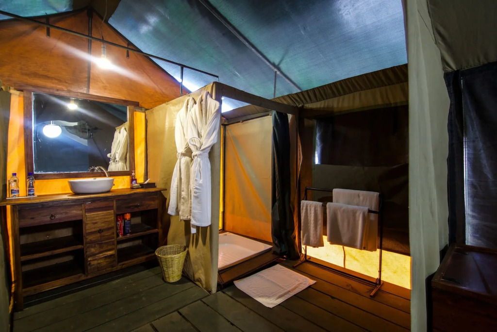 Serengeti Migration Camp